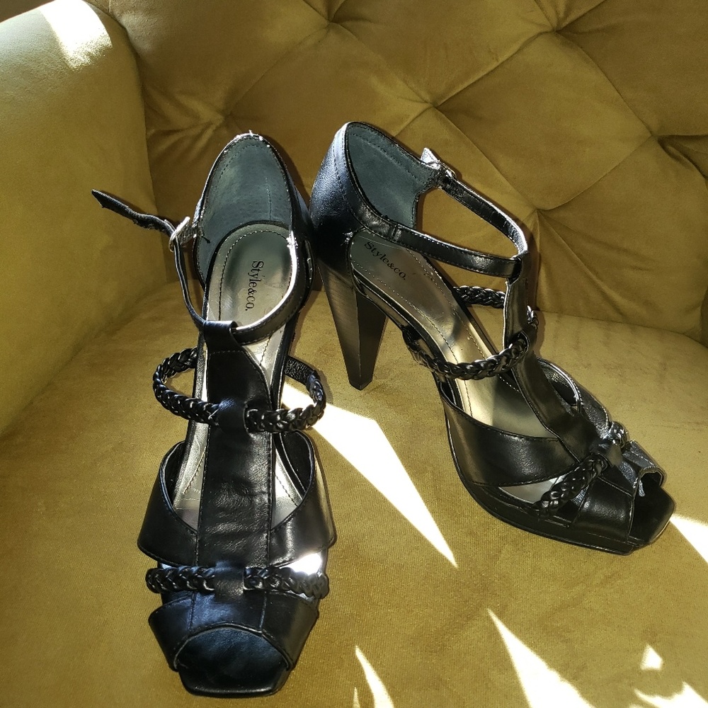 Style & Co Black platform sandals